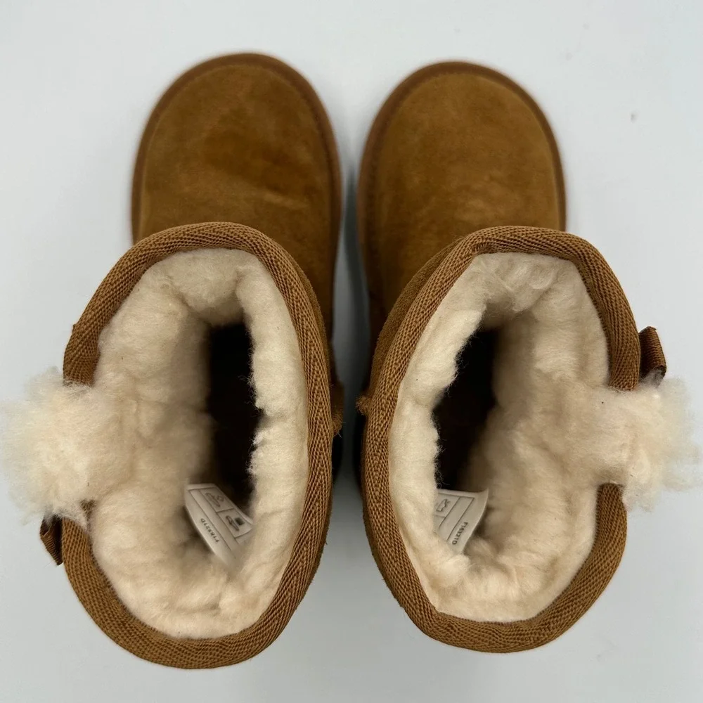 Koolaburra by UGG Victoria Short Chestnut Suede Bow Boots‎ Kids 10 New W/O Box